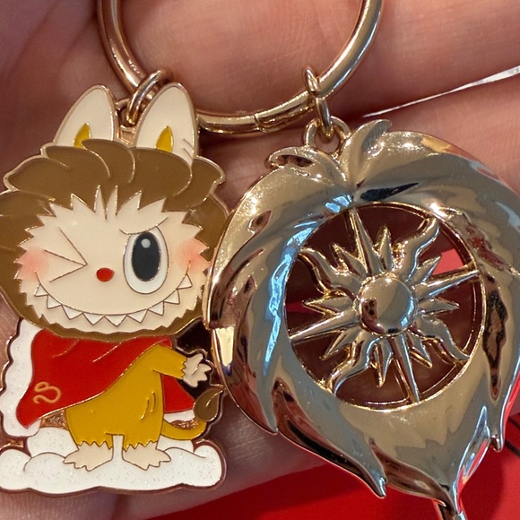 Pop Mart Thé Monster Labubu Constellation Series Leo Key Pendent NWOT - Picture 5 of 6